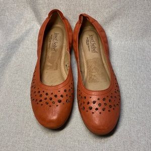 JOSEF SEIBEL PIPPA 29 (RED)
WOMEN'S FLAT SHOES, RED, SIZE 8